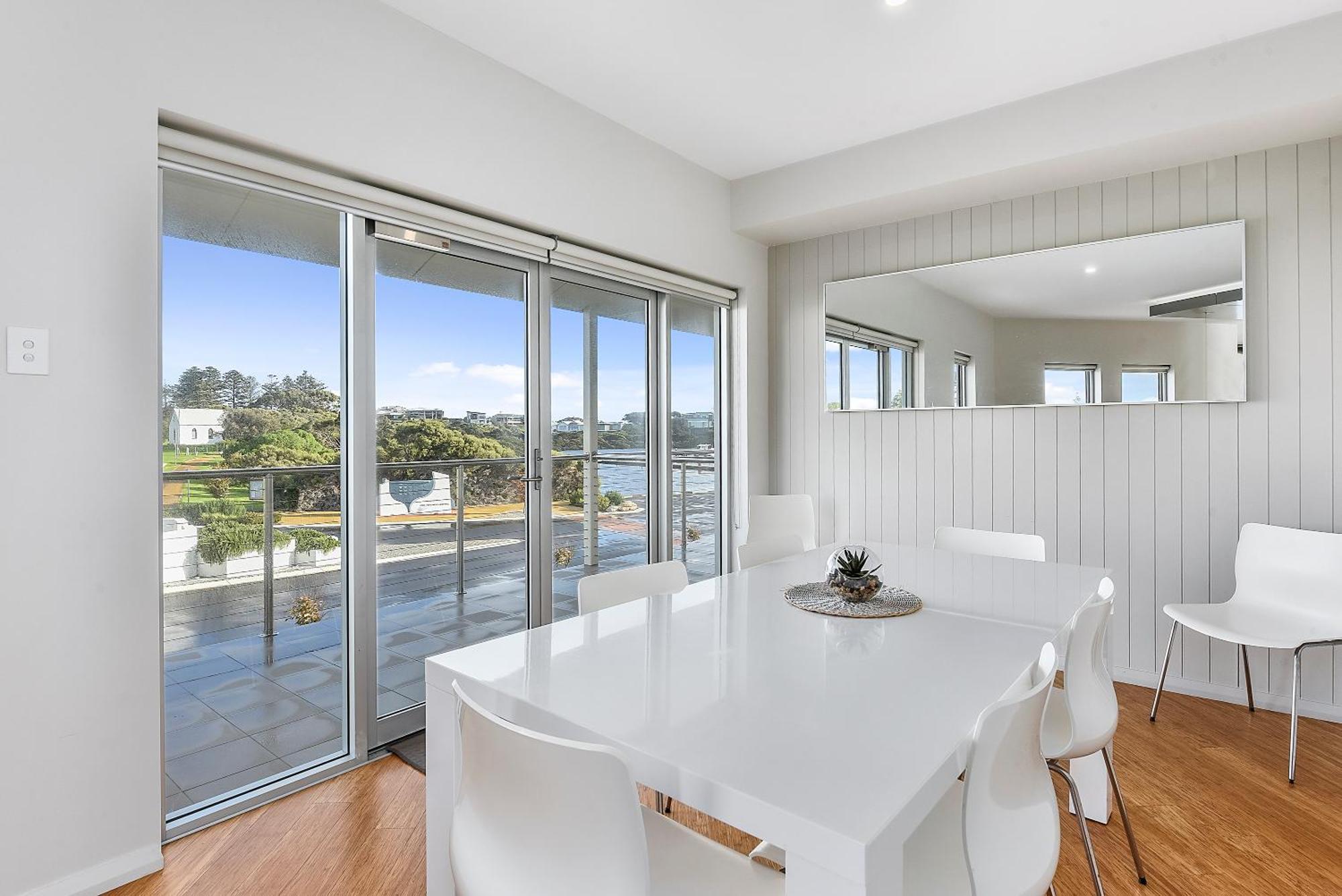 Aloha Waterfront Properties Robe Phòng bức ảnh